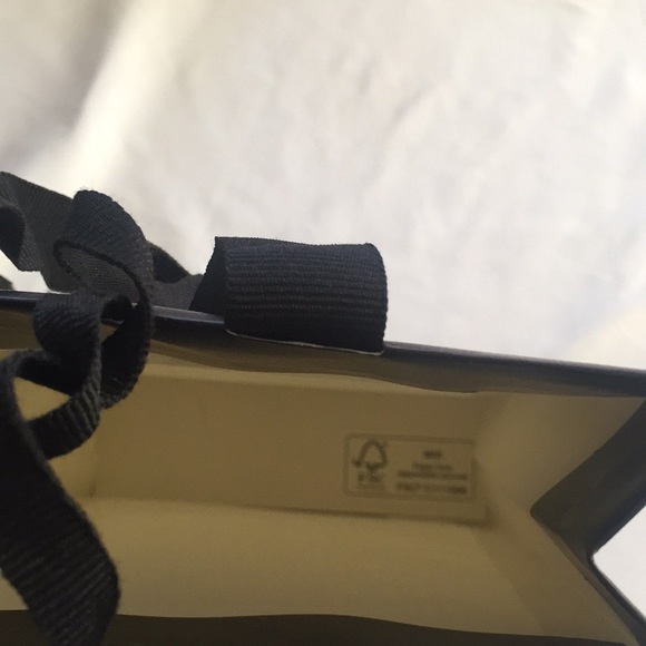 Gucci Gift Bag - Picture 7 of 7